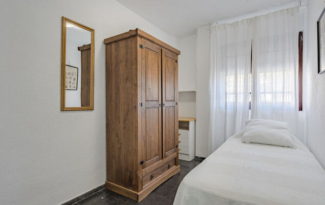 Cristianos Central Cityscape - Photo 5