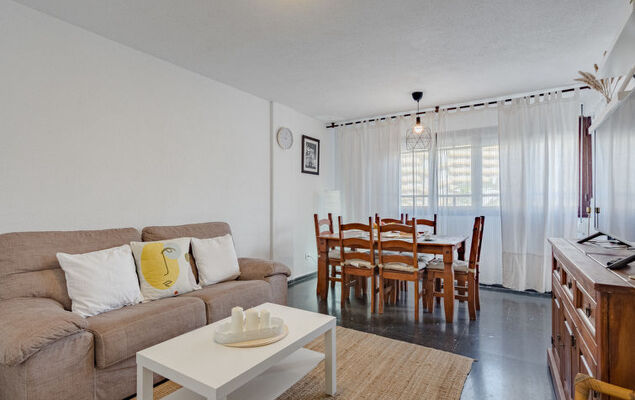 Cristianos Central Cityscape - Photo 7